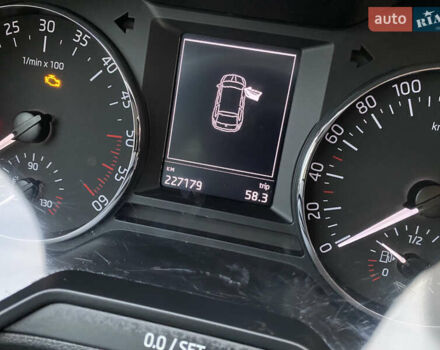 Серый Шкода Октавия, объемом двигателя 2 л и пробегом 227 тыс. км за 10700 $, фото 26 на Automoto.ua