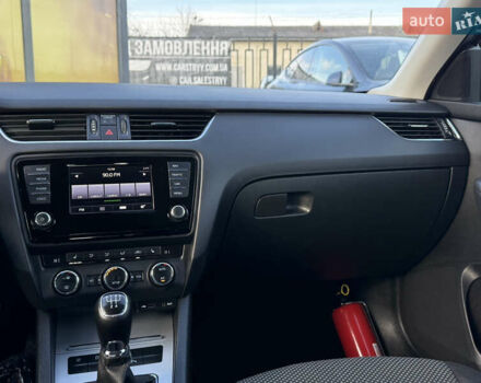 Сірий Шкода Октавія, об'ємом двигуна 1.6 л та пробігом 230 тис. км за 10999 $, фото 33 на Automoto.ua