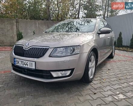 Шкода Октавія 2014 у Костополе на Automoto.ua Сірий Шкода Октавія, об'ємом двигуна 1.97 л та пробігом 364 тис. км за 11600 $, фото 4 на Automoto.ua