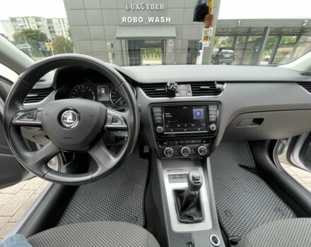 Серый Шкода Октавия, объемом двигателя 1.6 л и пробегом 270 тыс. км за 11100 $, фото 5 на Automoto.ua