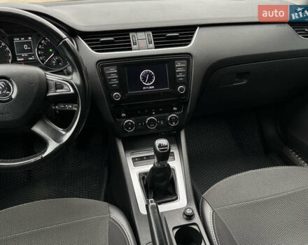 Сірий Шкода Октавія, об'ємом двигуна 1.6 л та пробігом 286 тис. км за 10999 $, фото 41 на Automoto.ua