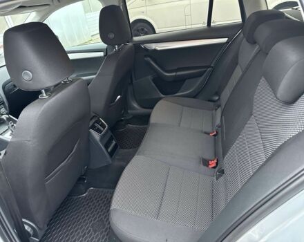 Серый Шкода Октавия, объемом двигателя 2 л и пробегом 300 тыс. км за 11200 $, фото 1 на Automoto.ua