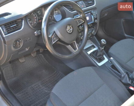 Серый Шкода Октавия, объемом двигателя 2 л и пробегом 228 тыс. км за 12500 $, фото 14 на Automoto.ua