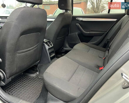 Серый Шкода Октавия, объемом двигателя 1.6 л и пробегом 264 тыс. км за 10600 $, фото 12 на Automoto.ua