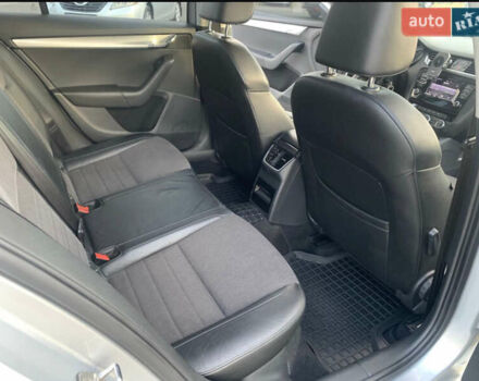 Шкода Октавия 2014 в Одессе на Automoto.ua Серый Шкода Октавия, объемом двигателя 1.6 л и пробегом 285 тыс. км за 10000 $, фото 13 на Automoto.ua