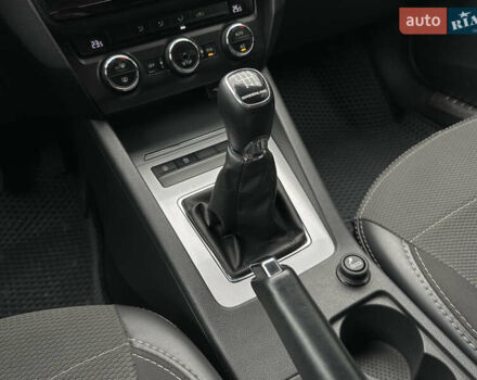 Сірий Шкода Октавія, об'ємом двигуна 1.6 л та пробігом 286 тис. км за 10999 $, фото 43 на Automoto.ua