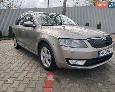 Шкода Октавія 2014 у Костополе на Automoto.ua Сірий Шкода Октавія, об'ємом двигуна 1.97 л та пробігом 364 тис. км за 11600 $, фото 3 на Automoto.ua