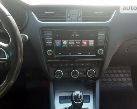 Шкода Октавия 2014 в Львове на Automoto.ua Серый Шкода Октавия, объемом двигателя 1.6 л и пробегом 294 тыс. км за 11499 $, фото 11 на Automoto.ua