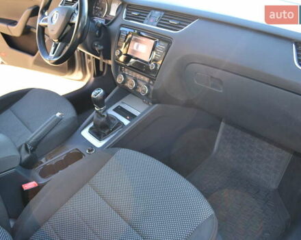 Серый Шкода Октавия, объемом двигателя 2 л и пробегом 228 тыс. км за 12500 $, фото 18 на Automoto.ua