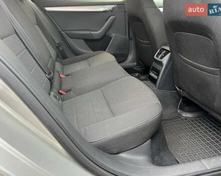 Серый Шкода Октавия, объемом двигателя 1.6 л и пробегом 264 тыс. км за 10600 $, фото 13 на Automoto.ua