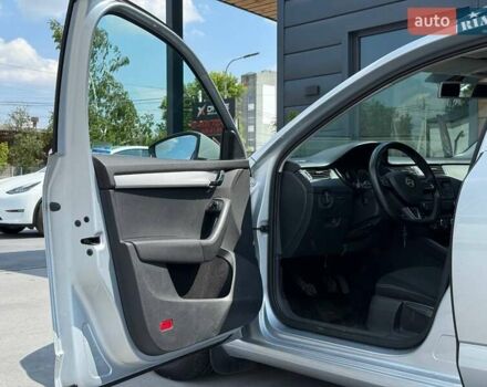 Серый Шкода Октавия, объемом двигателя 1.6 л и пробегом 293 тыс. км за 9796 $, фото 18 на Automoto.ua