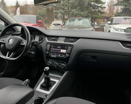 Серый Шкода Октавия, объемом двигателя 2 л и пробегом 239 тыс. км за 12500 $, фото 8 на Automoto.ua