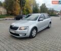 Серый Шкода Октавия, объемом двигателя 1.6 л и пробегом 215 тыс. км за 12000 $, фото 1 на Automoto.ua