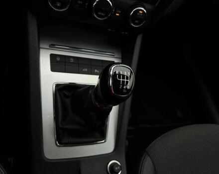 Серый Шкода Октавия, объемом двигателя 2 л и пробегом 239 тыс. км за 12500 $, фото 16 на Automoto.ua