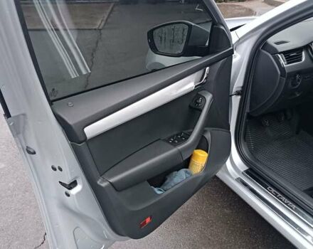 Серый Шкода Октавия, объемом двигателя 1.6 л и пробегом 212 тыс. км за 11900 $, фото 7 на Automoto.ua