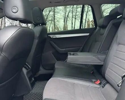 Серый Шкода Октавия, объемом двигателя 2 л и пробегом 284 тыс. км за 11800 $, фото 5 на Automoto.ua