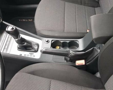 Серый Шкода Октавия, объемом двигателя 1.6 л и пробегом 230 тыс. км за 10550 $, фото 9 на Automoto.ua