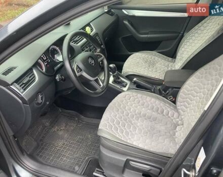 Серый Шкода Октавия, объемом двигателя 2 л и пробегом 269 тыс. км за 13300 $, фото 8 на Automoto.ua