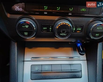 Серый Шкода Октавия, объемом двигателя 1.6 л и пробегом 287 тыс. км за 11300 $, фото 24 на Automoto.ua