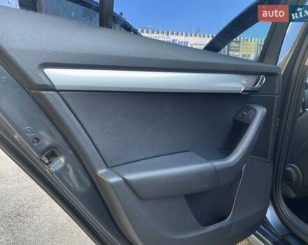 Серый Шкода Октавия, объемом двигателя 1.6 л и пробегом 250 тыс. км за 11550 $, фото 8 на Automoto.ua