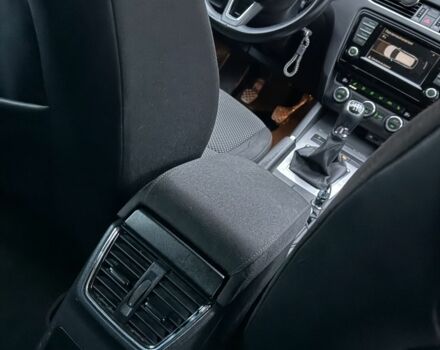 Серый Шкода Октавия, объемом двигателя 1.6 л и пробегом 275 тыс. км за 10200 $, фото 7 на Automoto.ua