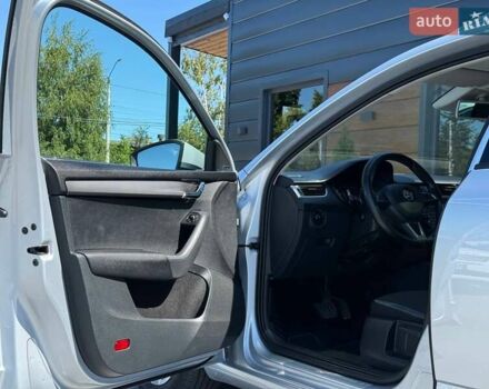 Шкода Октавия 2016 в Ровно на Automoto.ua Серый Шкода Октавия, объемом двигателя 2 л и пробегом 231 тыс. км за 15599 $, фото 16 на Automoto.ua