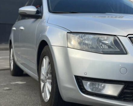 Серый Шкода Октавия, объемом двигателя 1.6 л и пробегом 300 тыс. км за 12000 $, фото 1 на Automoto.ua