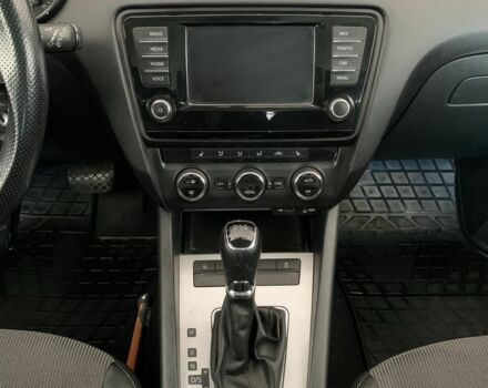 Серый Шкода Октавия, объемом двигателя 1.6 л и пробегом 240 тыс. км за 11300 $, фото 4 на Automoto.ua