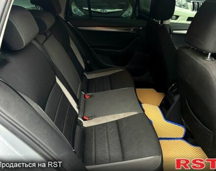 Серый Шкода Октавия, объемом двигателя 1.6 л и пробегом 273 тыс. км за 10900 $, фото 13 на Automoto.ua