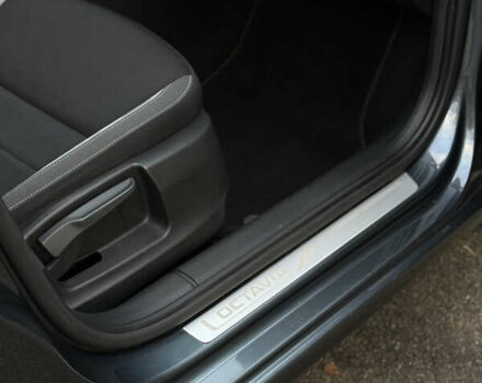 Сірий Шкода Октавія, об'ємом двигуна 2 л та пробігом 210 тис. км за 14900 $, фото 114 на Automoto.ua