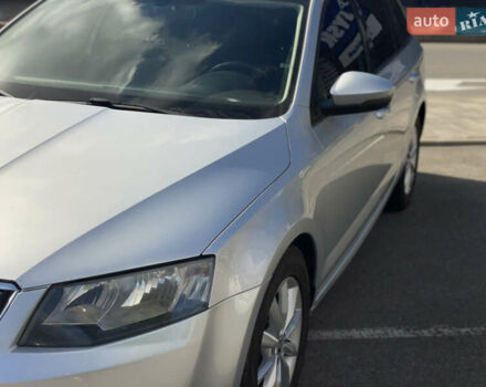 Серый Шкода Октавия, объемом двигателя 1.6 л и пробегом 300 тыс. км за 12000 $, фото 3 на Automoto.ua