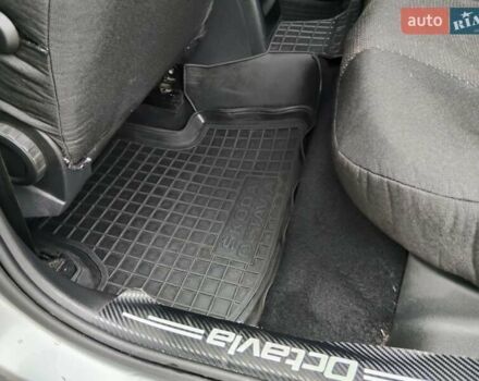 Серый Шкода Октавия, объемом двигателя 1.6 л и пробегом 288 тыс. км за 10000 $, фото 8 на Automoto.ua