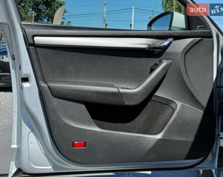 Шкода Октавия 2016 в Ровно на Automoto.ua Серый Шкода Октавия, объемом двигателя 2 л и пробегом 231 тыс. км за 15599 $, фото 17 на Automoto.ua