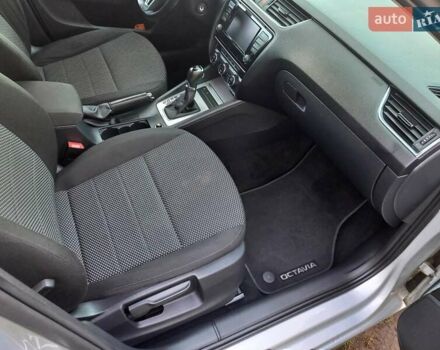 Сірий Шкода Октавія, об'ємом двигуна 1.6 л та пробігом 254 тис. км за 10950 $, фото 22 на Automoto.ua