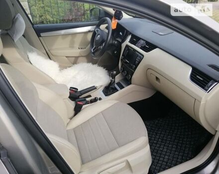 Серый Шкода Октавия, объемом двигателя 1.6 л и пробегом 208 тыс. км за 12500 $, фото 1 на Automoto.ua