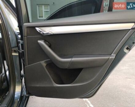 Шкода Октавия 2017 в Тернополе на Automoto.ua Серый Шкода Октавия, объемом двигателя 1.6 л и пробегом 250 тыс. км за 13400 $, фото 15 на Automoto.ua