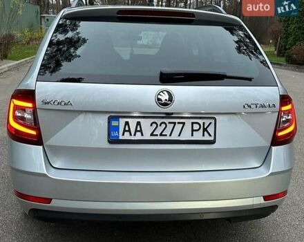 Серый Шкода Октавия, объемом двигателя 2 л и пробегом 165 тыс. км за 19000 $, фото 1 на Automoto.ua