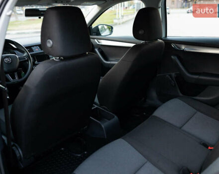 Серый Шкода Октавия, объемом двигателя 1.6 л и пробегом 213 тыс. км за 9800 $, фото 52 на Automoto.ua