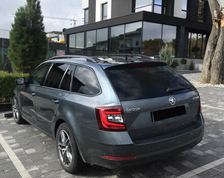 Шкода Октавия 2017 в Ужгороде на Automoto.ua Серый Шкода Октавия, объемом двигателя 1.98 л и пробегом 265 тыс. км за 15500 $, фото 14 на Automoto.ua