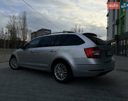 Серый Шкода Октавия, объемом двигателя 1.6 л и пробегом 225 тыс. км за 15000 $, фото 2 на Automoto.ua