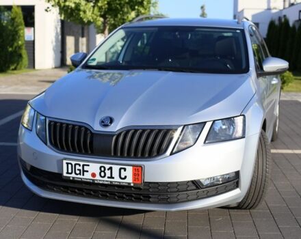 Шкода Октавия 2017 в Мукачеве на Automoto.ua Серый Шкода Октавия, объемом двигателя 1.6 л и пробегом 236 тыс. км за 12799 $, фото 1 на Automoto.ua