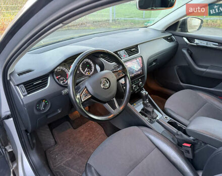 Серый Шкода Октавия, объемом двигателя 2 л и пробегом 250 тыс. км за 13999 $, фото 3 на Automoto.ua