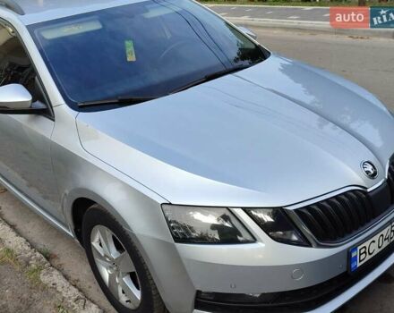 Серый Шкода Октавия, объемом двигателя 1.6 л и пробегом 244 тыс. км за 12300 $, фото 3 на Automoto.ua