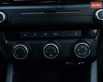 Серый Шкода Октавия, объемом двигателя 1.6 л и пробегом 213 тыс. км за 9800 $, фото 37 на Automoto.ua