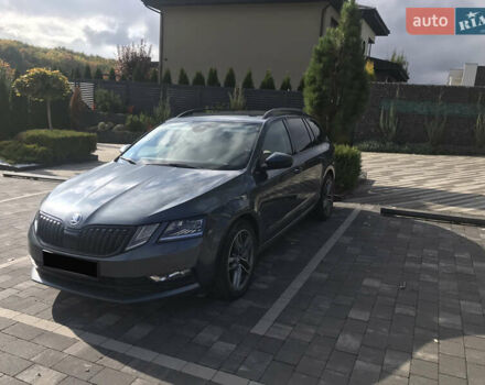 Шкода Октавия 2017 в Ужгороде на Automoto.ua Серый Шкода Октавия, объемом двигателя 1.98 л и пробегом 265 тыс. км за 15500 $, фото 2 на Automoto.ua