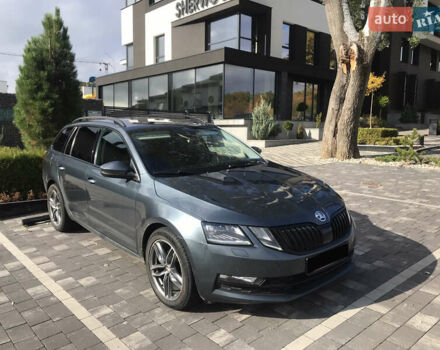 Шкода Октавия 2017 в Ужгороде на Automoto.ua Серый Шкода Октавия, объемом двигателя 1.98 л и пробегом 265 тыс. км за 15500 $, фото 5 на Automoto.ua