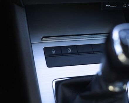 Шкода Октавия 2017 в Мукачеве на Automoto.ua Серый Шкода Октавия, объемом двигателя 1.6 л и пробегом 236 тыс. км за 12799 $, фото 17 на Automoto.ua