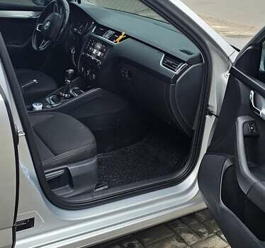 Серый Шкода Октавия, объемом двигателя 1.6 л и пробегом 322 тыс. км за 12000 $, фото 9 на Automoto.ua