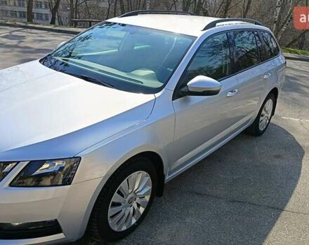 Серый Шкода Октавия, объемом двигателя 1.6 л и пробегом 300 тыс. км за 13000 $, фото 2 на Automoto.ua