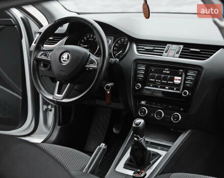 Шкода Октавія 2017 у Дніпро (Дніпропетровську) на Automoto.ua Сірий Шкода Октавія, об'ємом двигуна 2 л та пробігом 141 тис. км за 12800 $, фото 14 на Automoto.ua